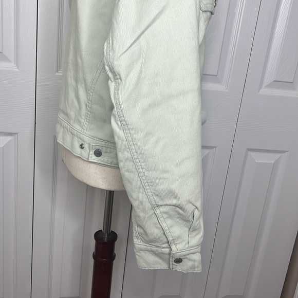 LEVI’S Sherpa Baby Baggy Cropped Trucker Jacket, NWT - Picture 6 of 12